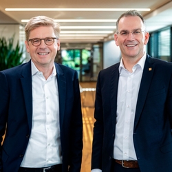 Mats Gökstorp, CEO di SICK AG e Peter Selders, Amministratore Delegato del Gruppo Endress+Hauser.